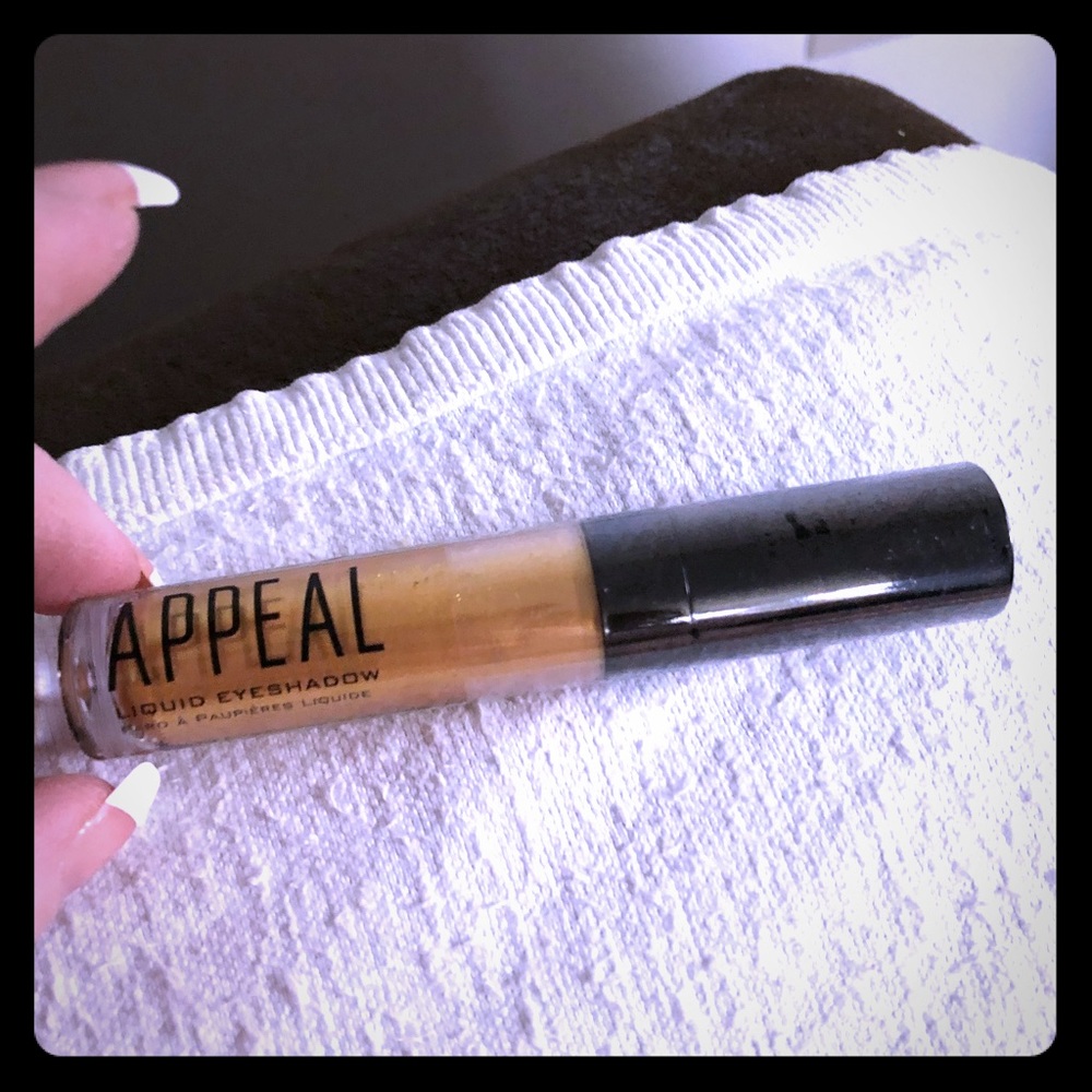 New appeal liquid eyeshadow